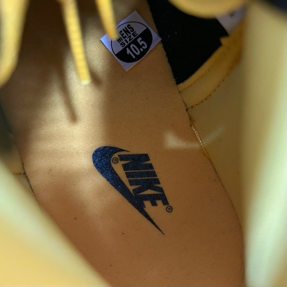 Nike Dunk High Shoes - Picture 6 of 9